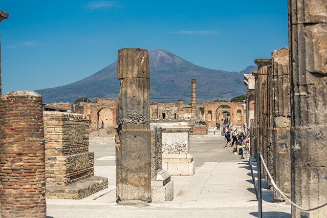 Private Pompeii Tour with Guide & Transfer included from Sorrento - Stabian Baths: social life and practical architecture