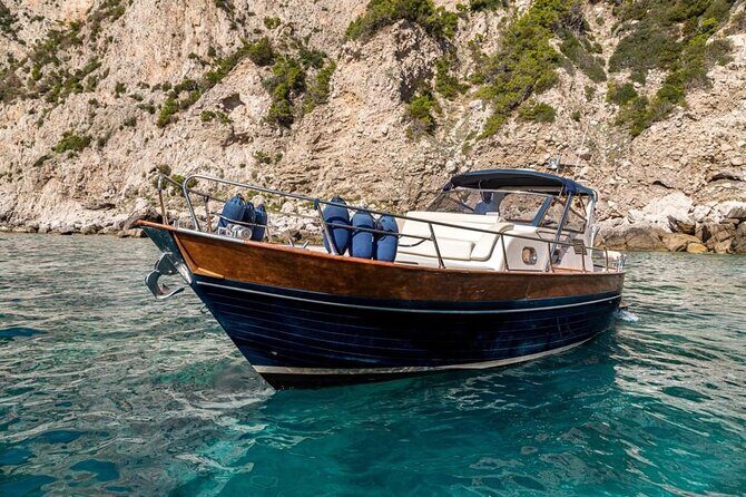 Private Tour Capri & Positano from Sorrento -Gozzo Apreamare 10 - Positano Time on Foot: Color, Shops, and Vertical Streets