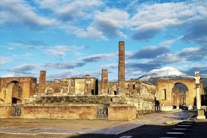 Private Tour in Pompeii and Vesuvius - Private Guide Magic: Better Crowd Handling and a Smoother Route