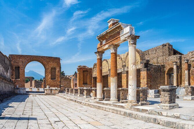 Private Tour in Pompeii and Vesuvius - The Vesuvius Climb: Views, Timing, and Keeping Your Energy