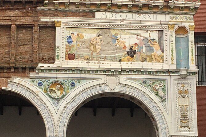 Private tour of Naples with street food tasting - Spaccanapoli and Piazza del Gesù Nuovo: the old-town spine