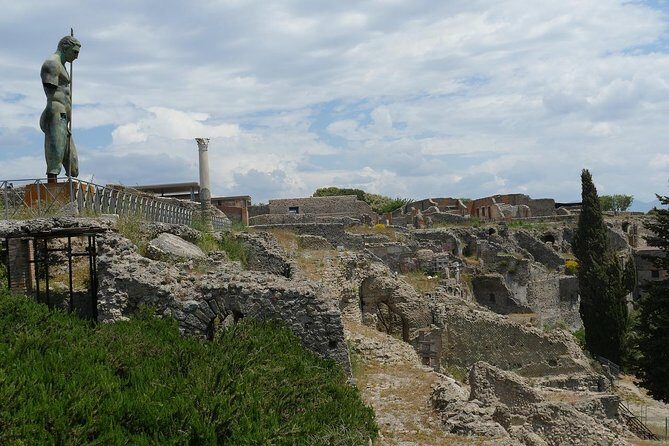 Private Tour of Pompeii with official tour guide and skip the line tickets - English-Language Guide Tips and What You’ll Learn