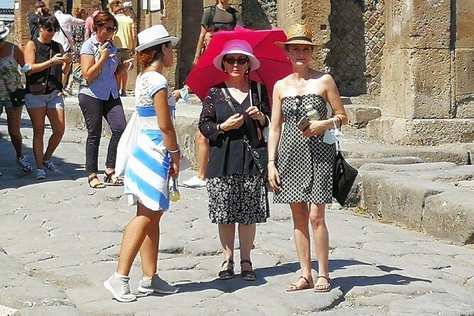 Private tour of the Pompeii excavations - Inside the Pompeii Archaeological Park: learning everyday Roman life