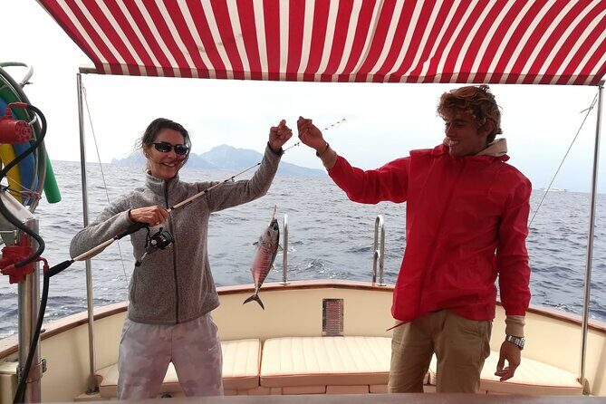 Private tour with fishing, tour of Capri and lunch on board - Boat day 101: timing, meeting point, and what the 6–7 hours really includes