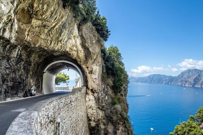 Private Transfer: from Naples (hotel-airport-train station) to Amalfi (hotel) - Timing, traffic, and luggage rules that can affect your day