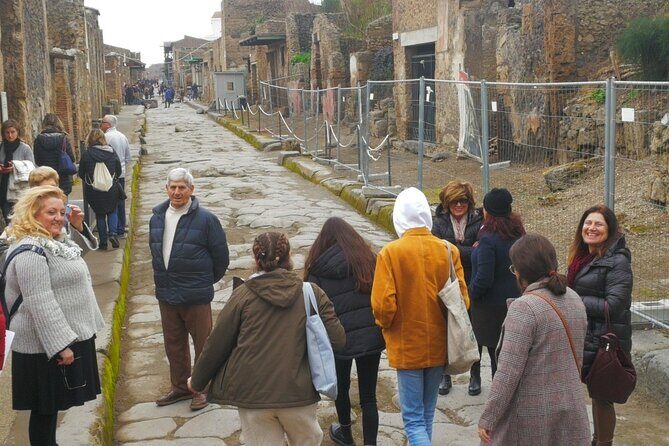 Private Transfer Naples Positano or Praiano or vice versa, Via Pompei or Cantina - Naples to Positano or Praiano: the transfer that feels like part of your trip