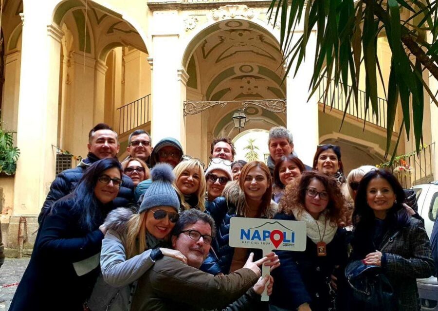 Rione Sanità tour among baroque, revival, street art & food - Murals, squares, churches, and the everyday theater of laundry and color