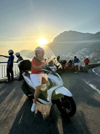 Salerno: Scooter Rental to travel the Amalfi Coast - First step: Turi Rent Salerno and the self check-out setup