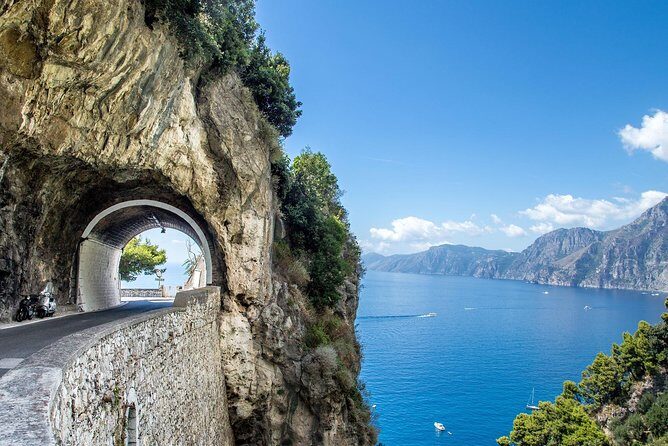 Scooter rental on the Amalfi Coast - GoPro option: turning the ride into memories