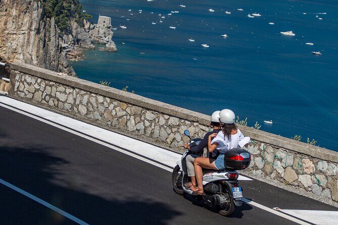 Scooter rental to visit the Amalfi Coast - Picking up in Positano: where you go and how to start smoothly