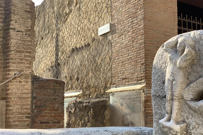Secret Herculaneum: The Hidden Treasure of Ancient Roman Civilization - The House of the Wooden Partition: How Rooms Were Organized