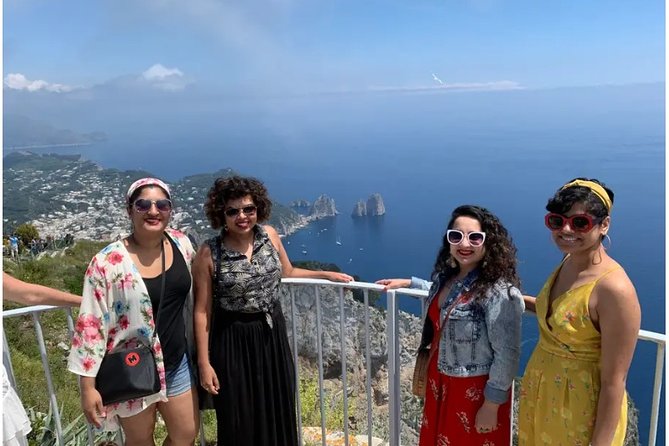 Shared CAPRI Tour - 360° experience by Bus, Boat & Guide - Gardens of Augustus and the Faraglioni views from above