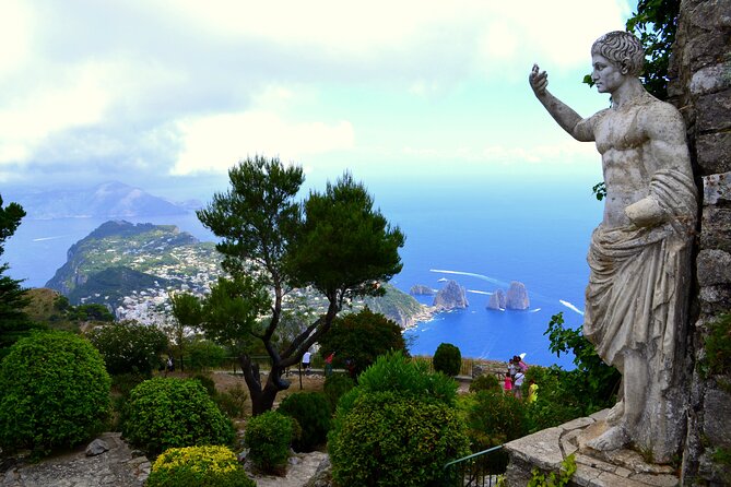 Shared CAPRI Tour - 360° experience by Bus, Boat & Guide - Monte Solaro chairlift: big views, short effort (optional)