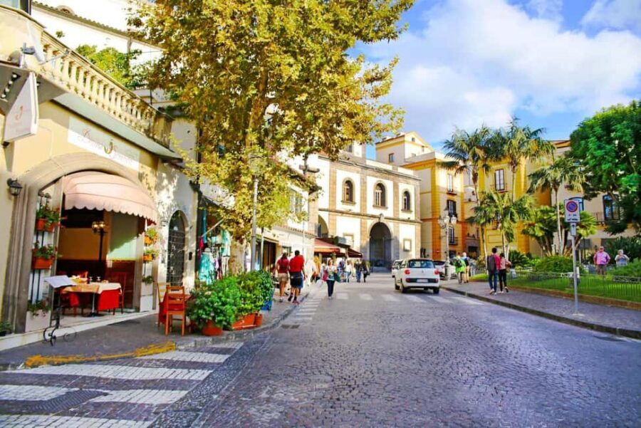 Shore Excursions: Amalfi Coast and its 3 Marvelous Towns - Limoncello distillery stop: more than a quick sip