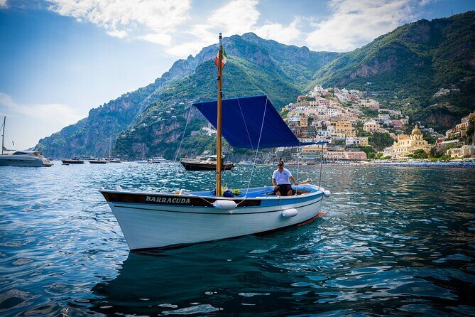 Simply Amalfi Coast Private Boat Tour con Giovanni - Giovanni’s Hosting Style: Kind, Informative, and Ready to Help