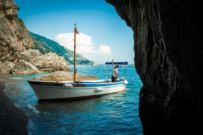 Simply Amalfi Coast Private Boat Tour con Giovanni - Stop 4: Conca dei Marini and the Capo di Conca Tower Pass