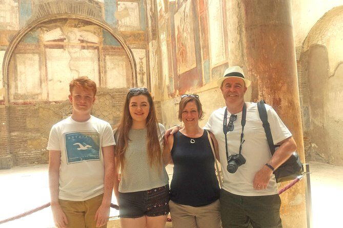 Skip the Line Ancient Herculaneum Walking Tour with Top Rated Guide - Your 2-hour route: the ruins in the order that makes sense