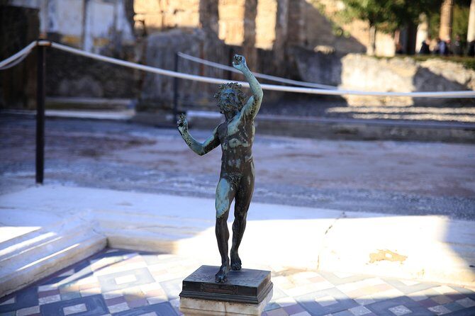 Skip-the-Line Best of Pompeii in one Day Tour w Local Guide & new opened houses - Via dell’Abbondanza: walking Pompeii’s main street the right way