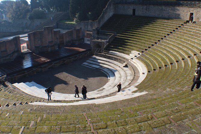 Skip-the-Line Pompeii Archaeological Site with Private Guide - Lello’s guide style: friendly, engaging, and clearly passionate