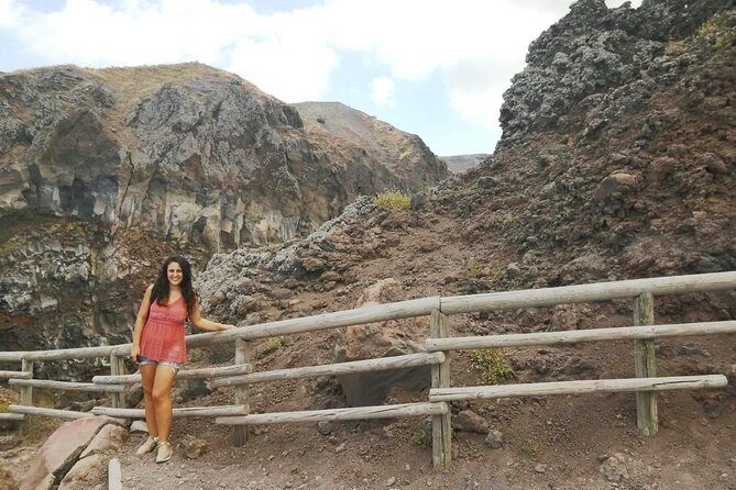 Skip-the-Line Pompeii & Volcano Vesuvius Day Tour w Hotel or Port Pickup - Entering Pompeii: why a guided route saves your energy
