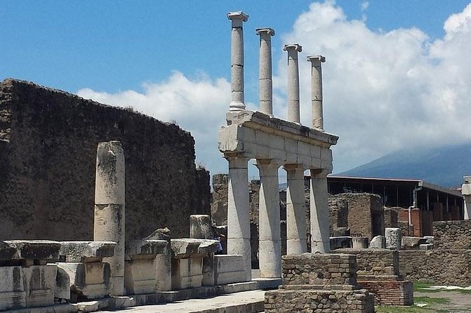 Skip the Line Private Pompeii Guided Tour - Mitoraj sculpture stop: a modern contrast inside an ancient setting