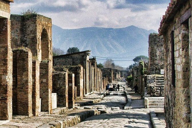 Skip the line Private tour of Pompeii from Sorrento - Getting there from Sorrento: pickup and priority ticket help