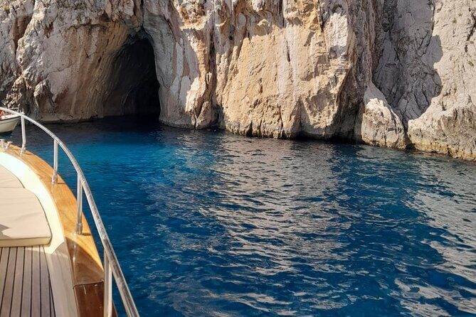 Small Group Tour from Salerno to Capri by Boat - Onboard Aperitivo: Prosecco, Limoncello, Snacks, and Crew Energy