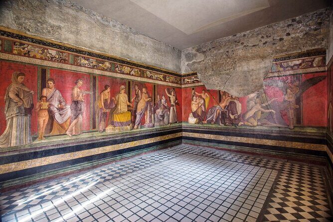 Small-Group Tour in Pompeii with a Real Archeologist, ticket included - Casa dei Vettii: luxury, names, and what the wealth signals