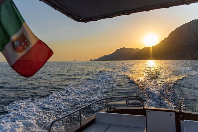 Small Group Tour in Positano by Boat at Sunset with Prosecco - Key highlights to look for