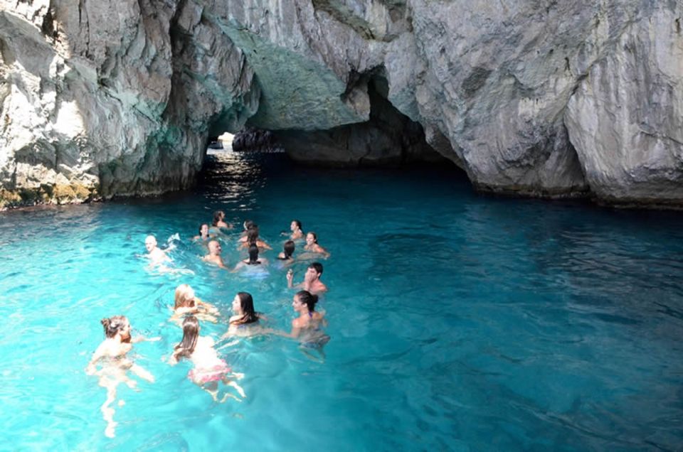 Sorrento: Capri and Blue Grotto Boat Cruise with Drinks - Arrival at Capri: Marvellous, White, Green, and the Blue Grotto plan