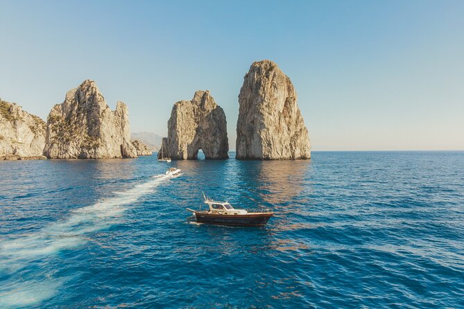 Sorrento: Capri Boat Small Group Tour Up to 8 & 4 hours ashore - Sorrento Coast Sailing: Marina Grande and a Roman Villa Sight Pass