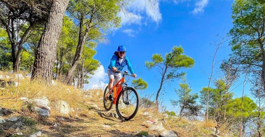 Sorrento Coast E-bike Fun Tour Experience - Cycling the Sorrento Peninsula for 2.5 hours: groves, villages, and sea views