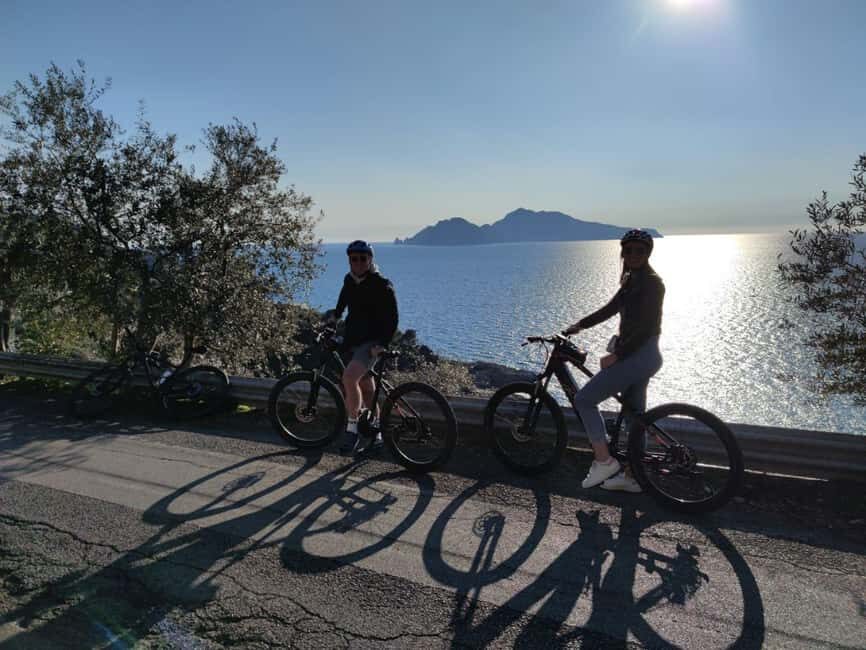 Sorrento Coast E-Bike Tour and Visit at Vinegar Cellar - The first 50 minutes: cycling the old connection roads with real countryside time
