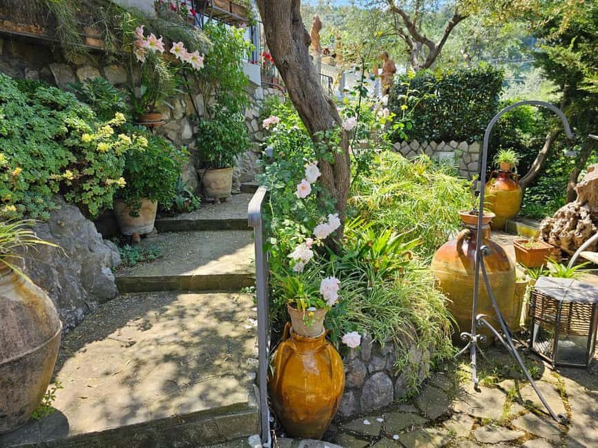 Sorrento Coast E-Bike Tour and Visit at Vinegar Cellar - EnjoyBikeSorrento setup: what’s provided and what you should prepare