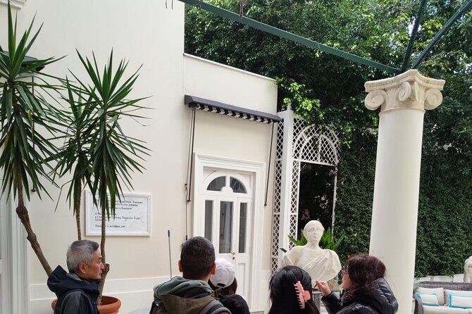 Sorrento grand tour off the beaten track with breathtaking landscapes - Chiostro di San Francesco: A Cloister Pause and the Nativity Scene Connection