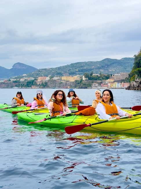 Sorrento: Guided Kayak Tour + Free 1h Paddleboarding - Key takeaways before you go