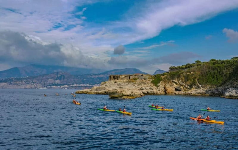 Sorrento: Guided Kayak Tour + Free 1h Paddleboarding - The guide factor: why people keep talking about it