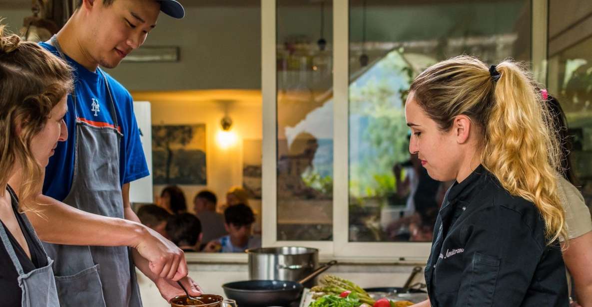 Sorrento: Hands-on Cooking Class - Meeting at Piazza Tasso and getting to the kitchen