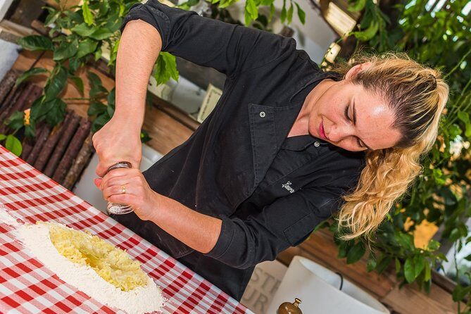 Sorrento: Hands-On Pasta, Tiramisu & Limoncello Fun Class - The garden tour and welcome bites set the tone