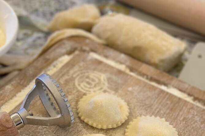 Sorrento: Hands-On Pasta, Tiramisu & Limoncello Fun Class - Wine, pacing, and what you’ll actually eat