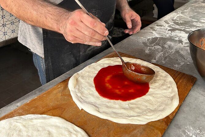 Sorrento Pizza Making Class with Local Pizzaiolo Hands on 100% - Meet Claudio and learn the Neapolitan pizza basics for real