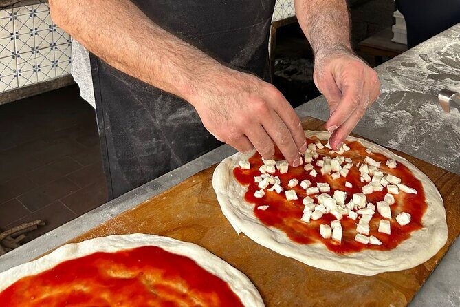 Sorrento Pizza Making Class with Local Pizzaiolo Hands on 100% - Dough from scratch: the skill that changes your pizza at home