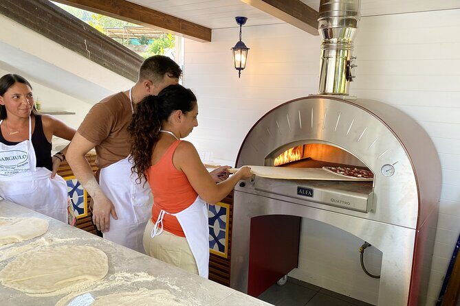 Sorrento Pizza School Activity in Italy - The team: chefs and hosts that actually work the room