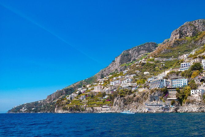 Sorrento: Private boat tour Capri&Positano - Raffaelli Shamal 40 - Amalfi Coast changeover: why Li Galli time in the water matters