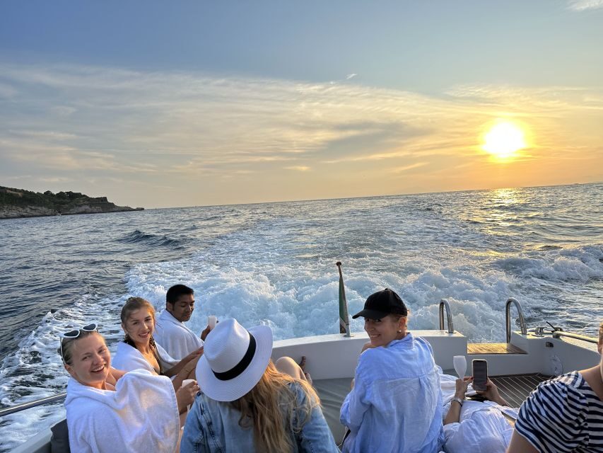 Sorrento: Scenic Boat Tour with Aperitif - Price and logistics: what $65 really buys you