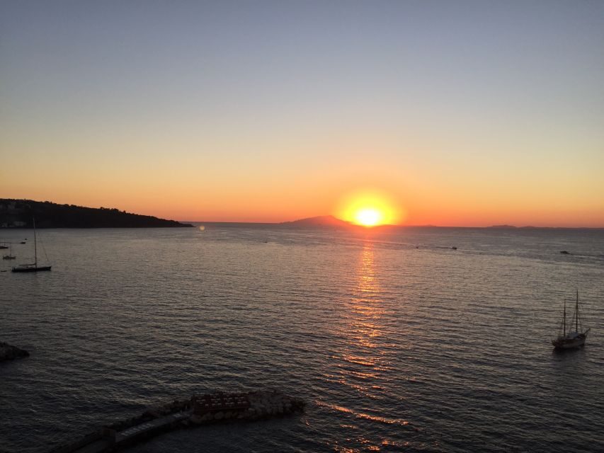 Sorrento: Scenic Boat Tour with Aperitif - The route: Bagni della Regina Giovanna to the Fiordo delle Sirene