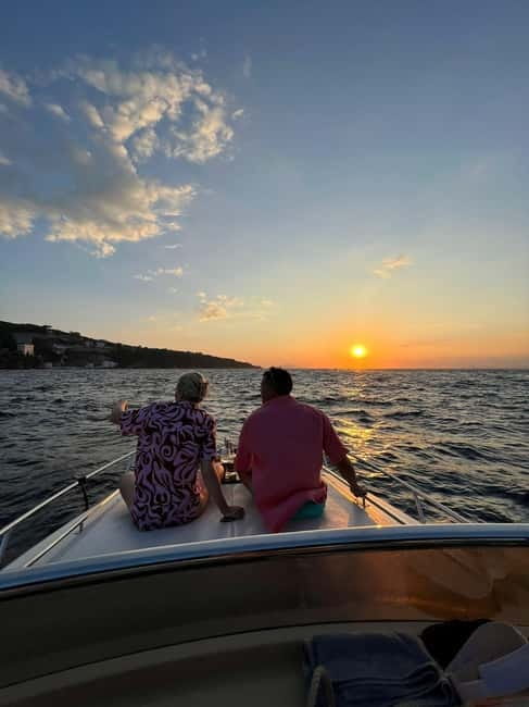 Sorrento: Sunset Coastal Boat Tour with Aperitif - Meeting point and timing: where you start on the water