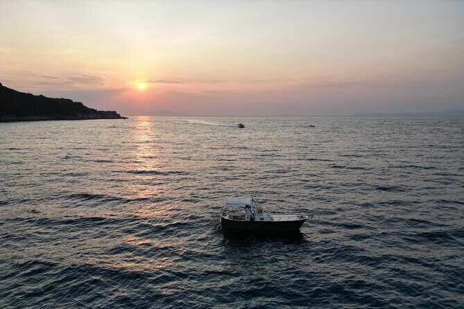 Sorrento Sunset Experience With Prosecco, Limoncello and Snacks - Final Stretch Along the Sorrento Coast: Aperitivo Mood With Music