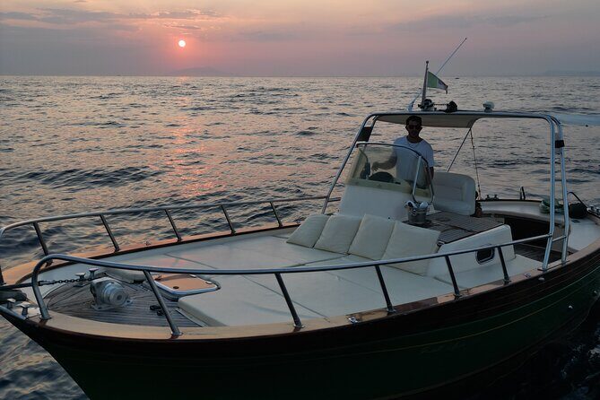 Sorrento Sunset Private Tour - Premium 28ft Boat - Stop 2: Bagni Regina Giovanna for sunset photos and Roman-era intrigue