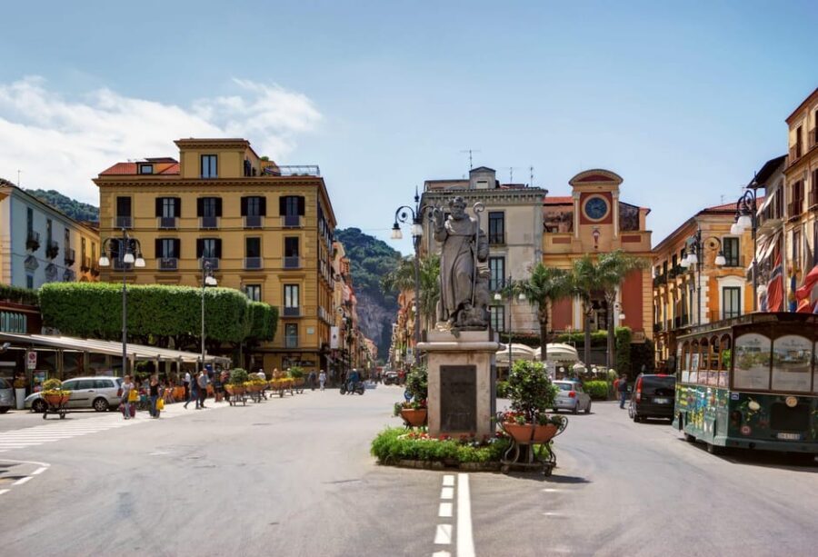 Sorrento through the eyes of a local - Piazza della Vittoria and the St Francis cloister graffiti surprise